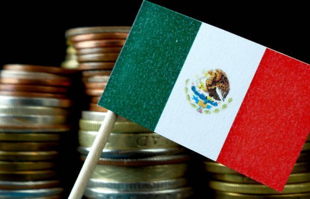 How to Manage Debt and Save More in Mexico